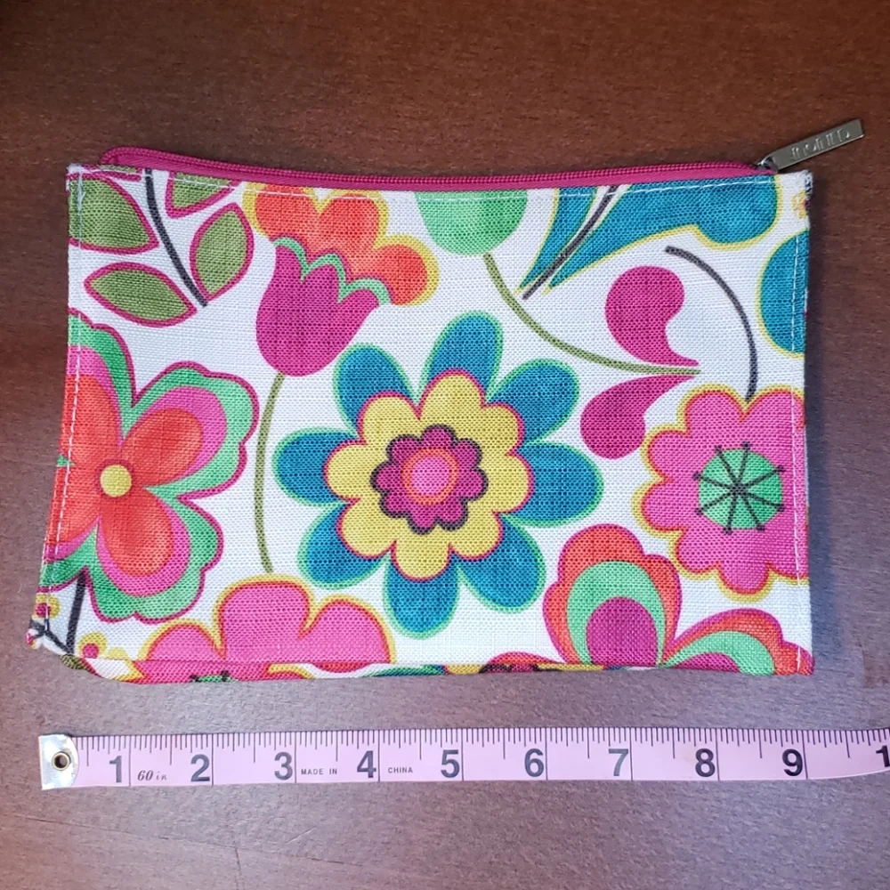 Makeup clutches